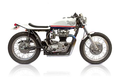 Triumph T120 by Deus Ex Machina