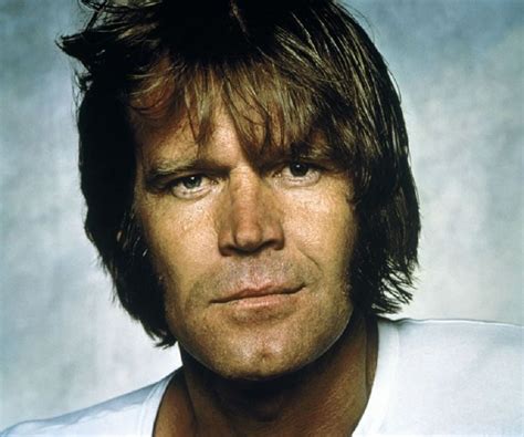 Glen Campbell Biography - Facts, Childhood, Family Life & Achievements