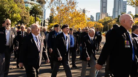 Anzac Day 2021 Melbourne live updates: Crowds locked out, march returns | Herald Sun