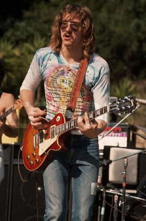 Joe Walsh onstage 1972 Guitar Hero, Music Guitar, Guitar Players ...