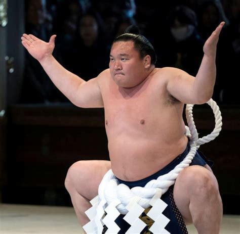 Sumo: Hakuho - most successful wrestler resigns after 1187 wins - TIme News