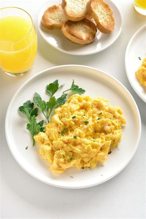 Gordon Ramsay Scrambled Eggs - Delish Sides