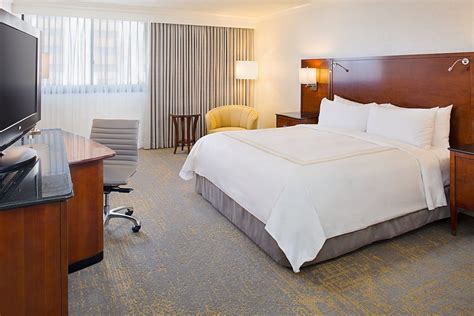 Los Angeles Marriott Burbank Airport Reviews, Deals & Photos 2024 - Expedia