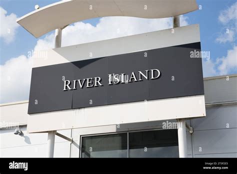 River Island logo Stock Photo - Alamy