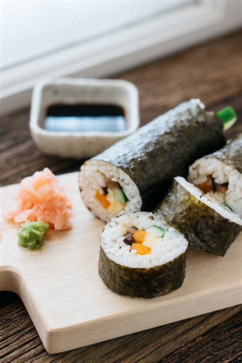 Classic Sushi Rolls (Makizushi) 巻き寿司 | Chopstick Chronicles