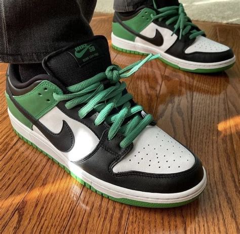 Un vistazo más de cerca a la Nike SB Dunk Low "Classic Green" - KLEKT Blog