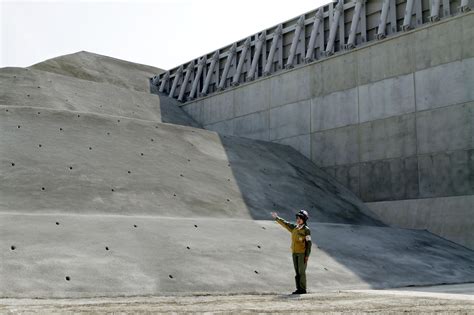 Sea wall to guard against tsunami completed at Hamaoka nuclear plant ...