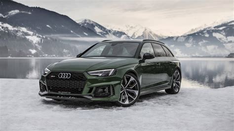 Audi RS4 Avant Flaunts Sonoma Green Paint In A Winter Wonderland