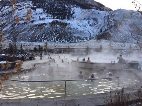 Yellowstone Hot Springs - Natural Hot Spring In Gardiner Montana