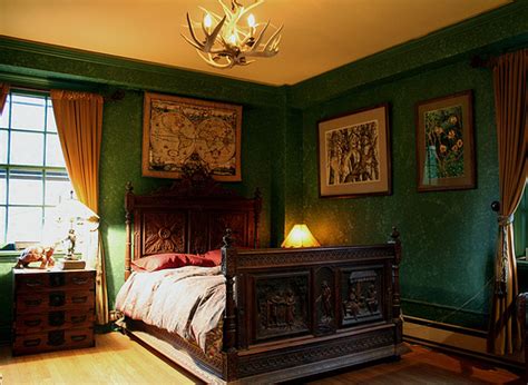 Victorian Gothic: The classic style of your bedroom | Hawk Haven