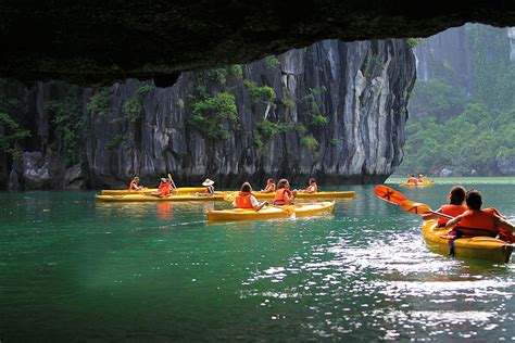 Kayaking in Halong Bay - The Completed Guide to Explore Amazing Bay | HaNoi Explore Travel