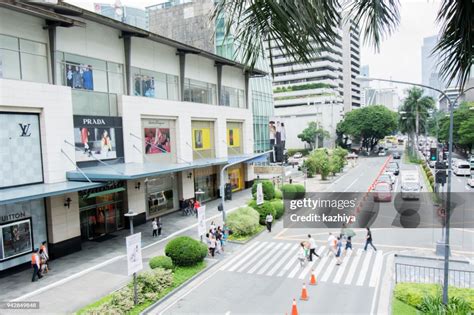 Makati Shopping Mall High-Res Stock Photo - Getty Images