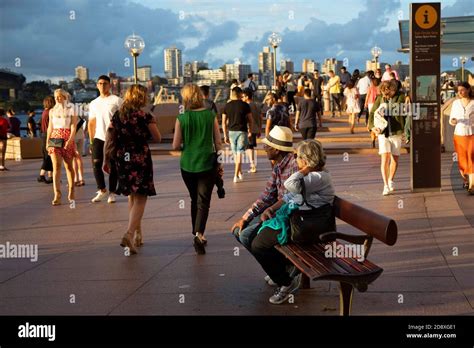 A busy day as people go about their daily life in Sydney. Australia Stock Photo - Alamy