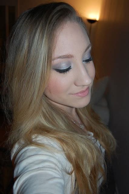 Make up By Thess: Taylor Swift - "Our Song" Silver smokey eye look..