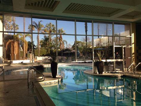 Torrance Marriott Redondo Beach Pool Pictures & Reviews - Tripadvisor