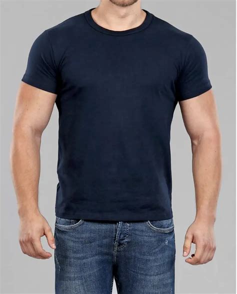 6 Best T-Shirts for Muscular Men [2021 Guide] - The Modest Man