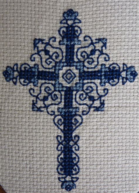 Cross stitch of a decorative cross. Celtic Cross Stitch, Cross Stitch Love, Cross Stitch ...