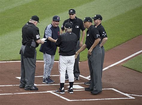 Umpire (baseball) - Wikipedia