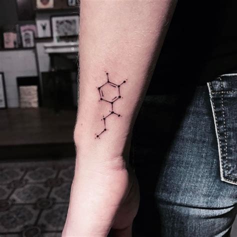 Joey de Boer on Instagram: “Adrenaline. #adrenaline #molecule #molecularstructure #science # ...