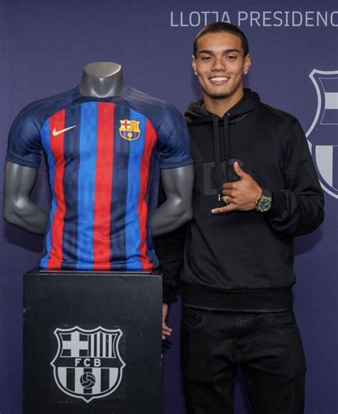 OFFICIAL! Barcelona Announce Ronaldinho Son Joao Mendes - MySportDab