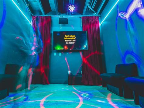 10 increíbles bares de karaoke en Miami para cantar a pleno pulmón