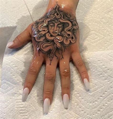 Medusa hand tattoo - placesluli