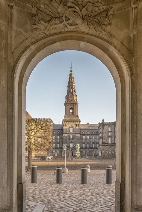 Christiansborg Palace, Copenhagen, Denmark — by Antony McAulay | Denemarken