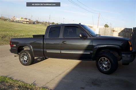 2005 Chevrolet Silverado 1500 Z71 Extended Cab Pickup 4 - Door 5. 3l