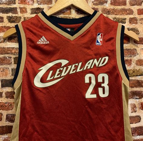 Vintage LEBRON JAMES Cleveland Cavs Youth Small 8 Jersey | Etsy