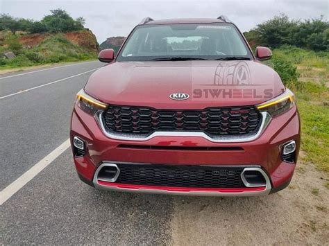 This Is How The Kia Sonet Red GT Line Looks on The Indian Roads - Stunning!