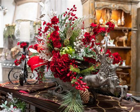 Handcrafted Holiday Floral Arrangements – Linly Designs