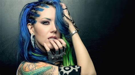 Alissa White-Gluz y su enorme mensaje por el día internacional de la ...