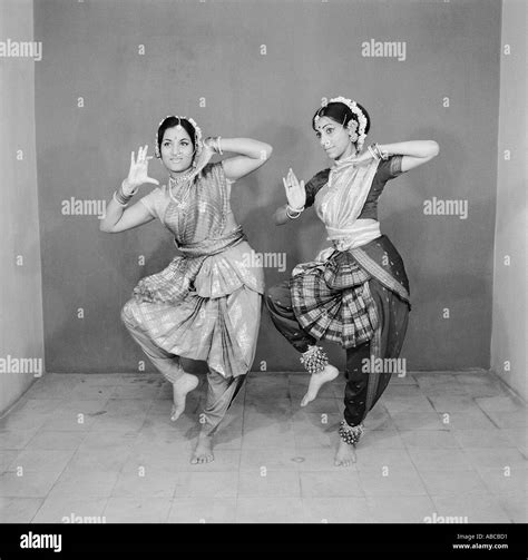 Bharatanatyam, an Indian classical dance Stock Photo - Alamy