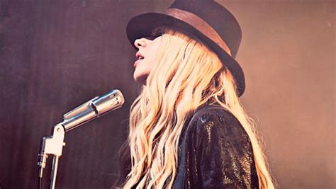 Exclusive Premiere! Orianthi "Heaven in This Hell" Interactive Video ...