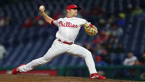 Phillies pitcher David Robertson out for the season