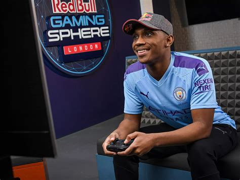 I'm an esports soccer player who won $10,000 in an online FIFA 21 ...