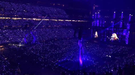 Taylor Swift Connects With Fans on ‘Reputation Stadium Tour’ – Westwood Horizon