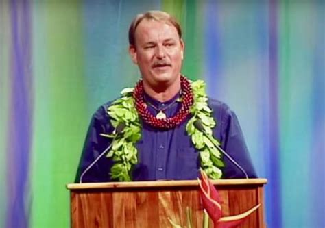 Hawaiian Ukulele Player Performs Iconic Live Rendition Of 'Over The Rainbow'