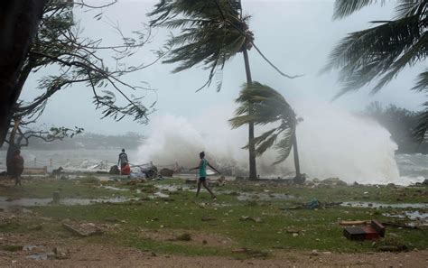 'Disaster' in Vanuatu After Cyclone Pam Tears Through Pacific Archipelago - NBC News