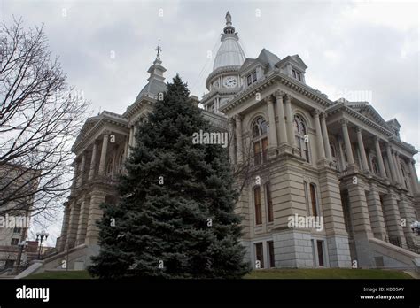 Afternoon exterior view of the Tippecanoe County Courthouse, Indiana Stock Photo - Alamy