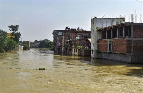 Bihar floods leave 78 dead; over 50 lakh people affected - News Live