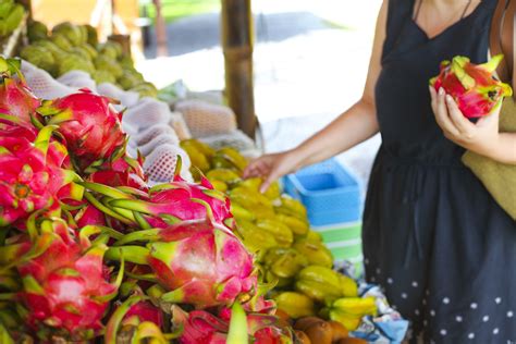 Magsaysay Fruit Stands - Davao - Arrivalguides.com