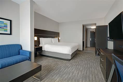 Meeting Rooms at Holiday Inn Express & Suites MILWAUKEE - BROOKFIELD , 115 DISCOVERY DRIVE ...