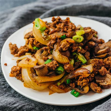 Ground Beef Mushroom Onion Stir Fry - Savory Tooth