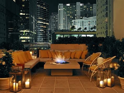 The 9 Best Rooftop Bars in Miami for a Drink with a View - AFAR