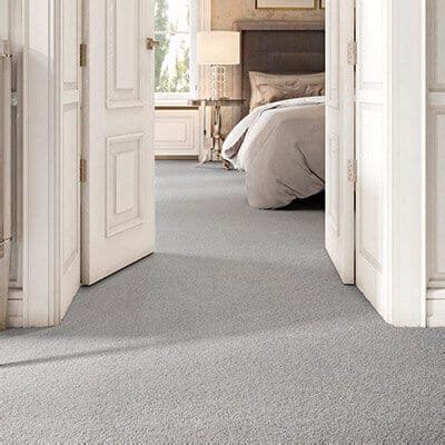 White Carpet Bedroom / 23 Beautiful Beige Carpet Bedroom Ideas Home Decor Bliss - If you're ...