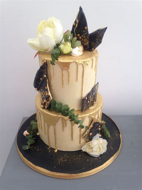 Black and gold chocolate shard drip cake | Chocolate shard cake, Elegant birthday cakes, 60th ...