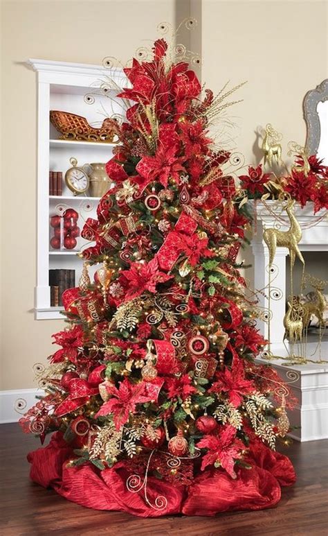 10 of the Best Red Christmas Tree Ideas - Backyard Boss