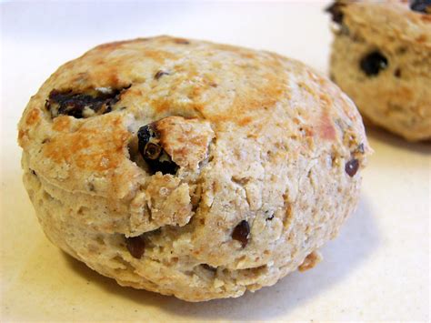 The Best IRISH FRUIT SCONES