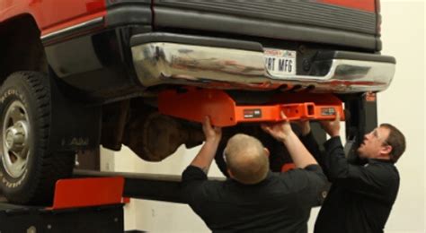 How Much Does It Cost to Install a Trailer Hitch? (with 9 examples)